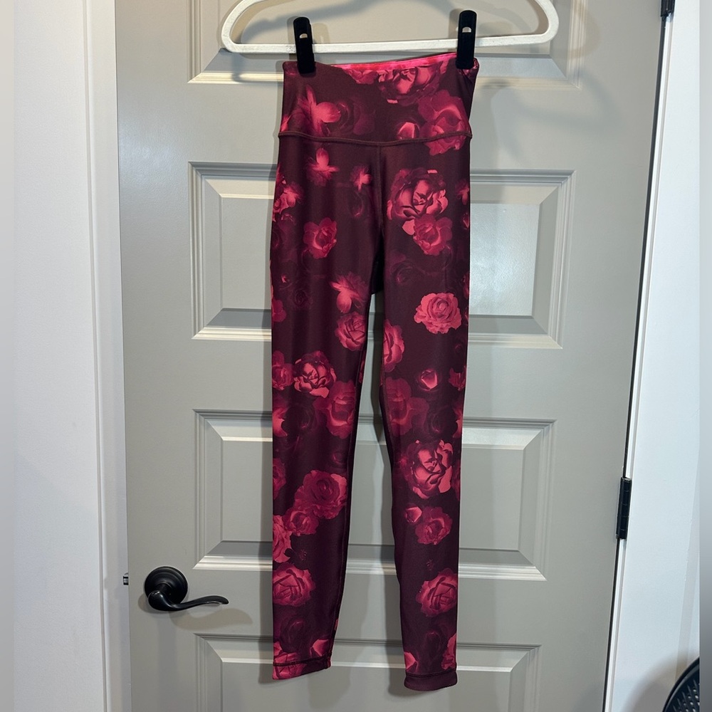 Wear It To Heart (WITH) Pink Rose Reversible Leggings - Women’s S